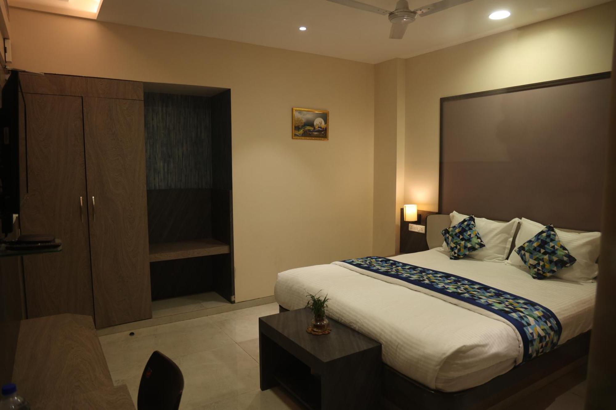 Hotel Pinaka Inn ลัคเนา ภายนอก รูปภาพ