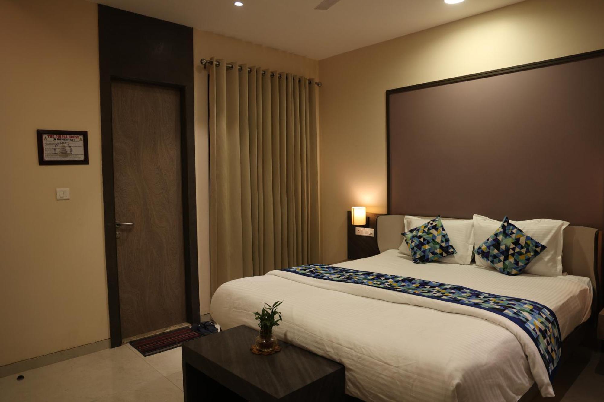 Hotel Pinaka Inn ลัคเนา ภายนอก รูปภาพ