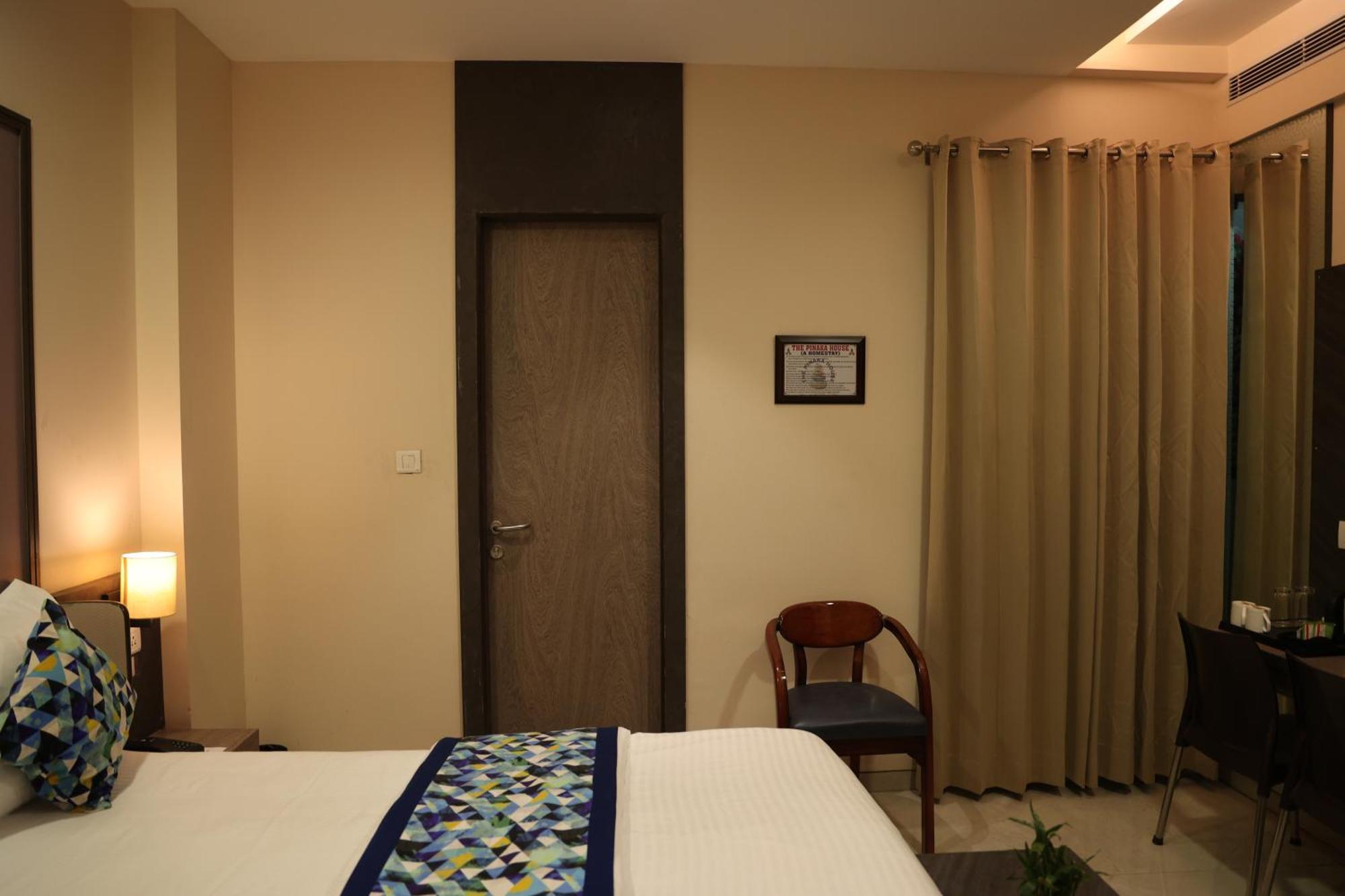 Hotel Pinaka Inn ลัคเนา ภายนอก รูปภาพ