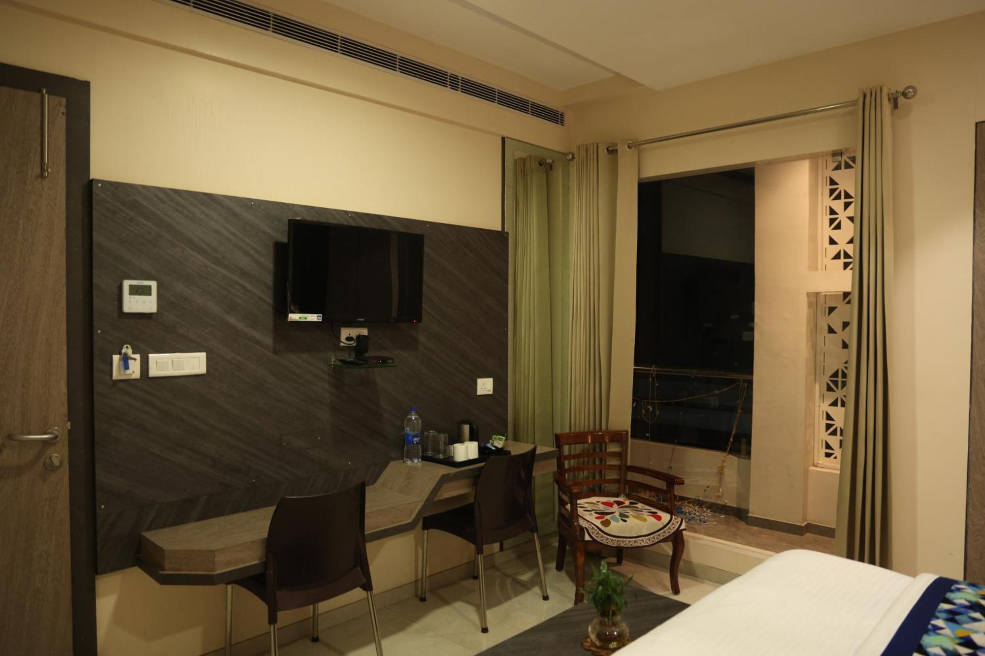 Hotel Pinaka Inn ลัคเนา ภายนอก รูปภาพ