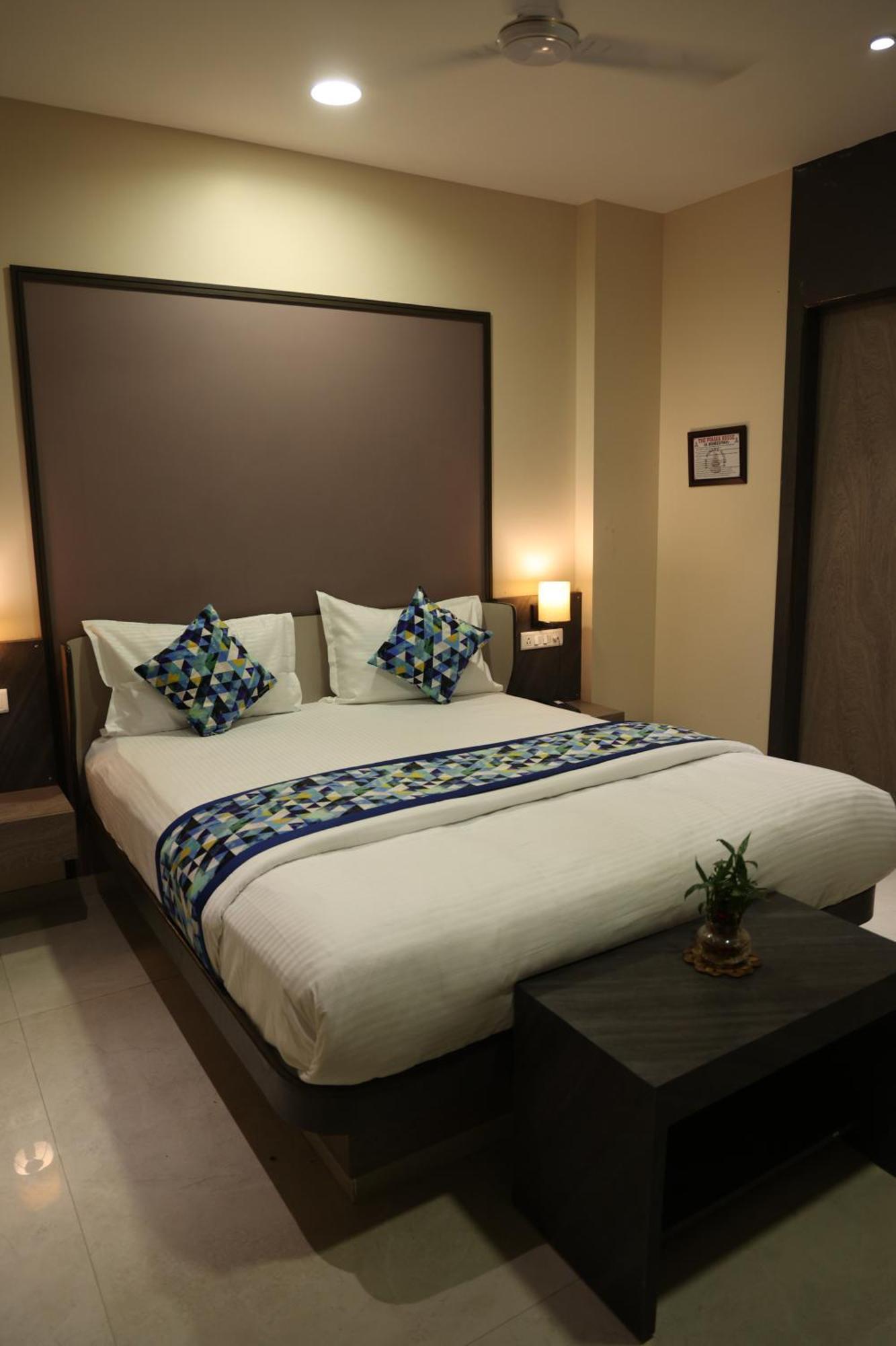 Hotel Pinaka Inn ลัคเนา ภายนอก รูปภาพ