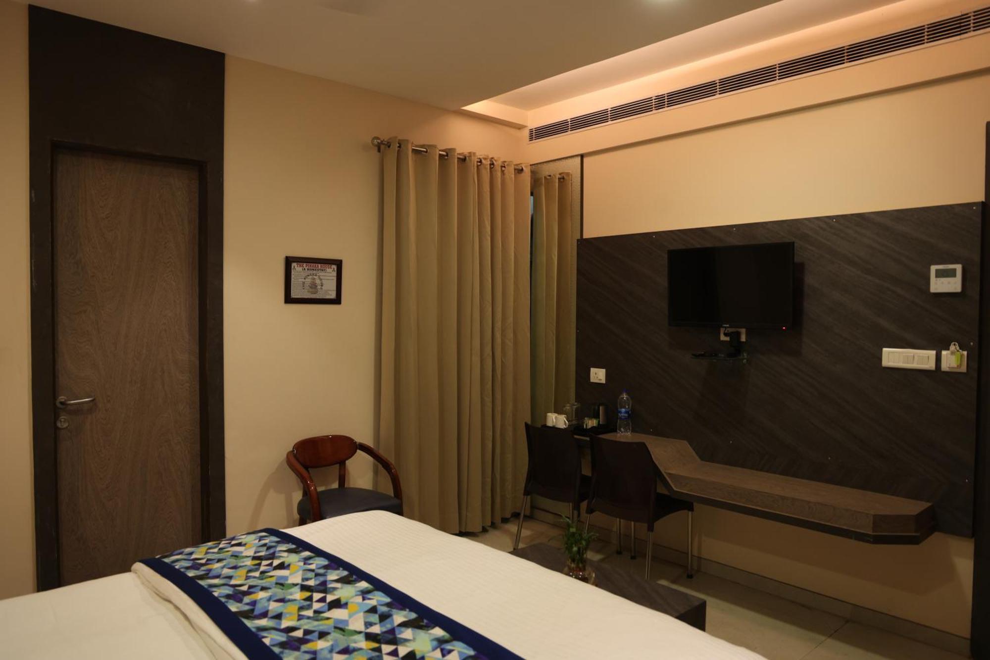 Hotel Pinaka Inn ลัคเนา ภายนอก รูปภาพ
