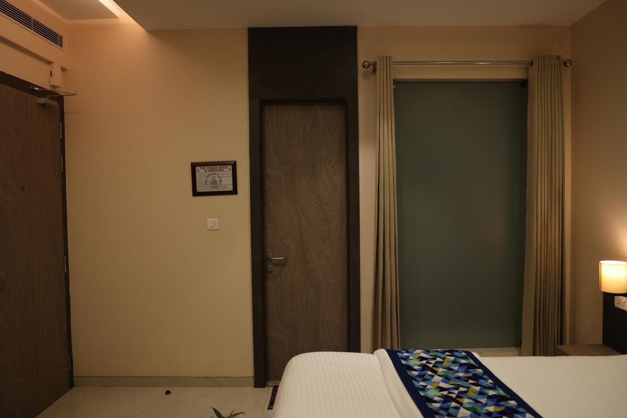 Hotel Pinaka Inn ลัคเนา ภายนอก รูปภาพ