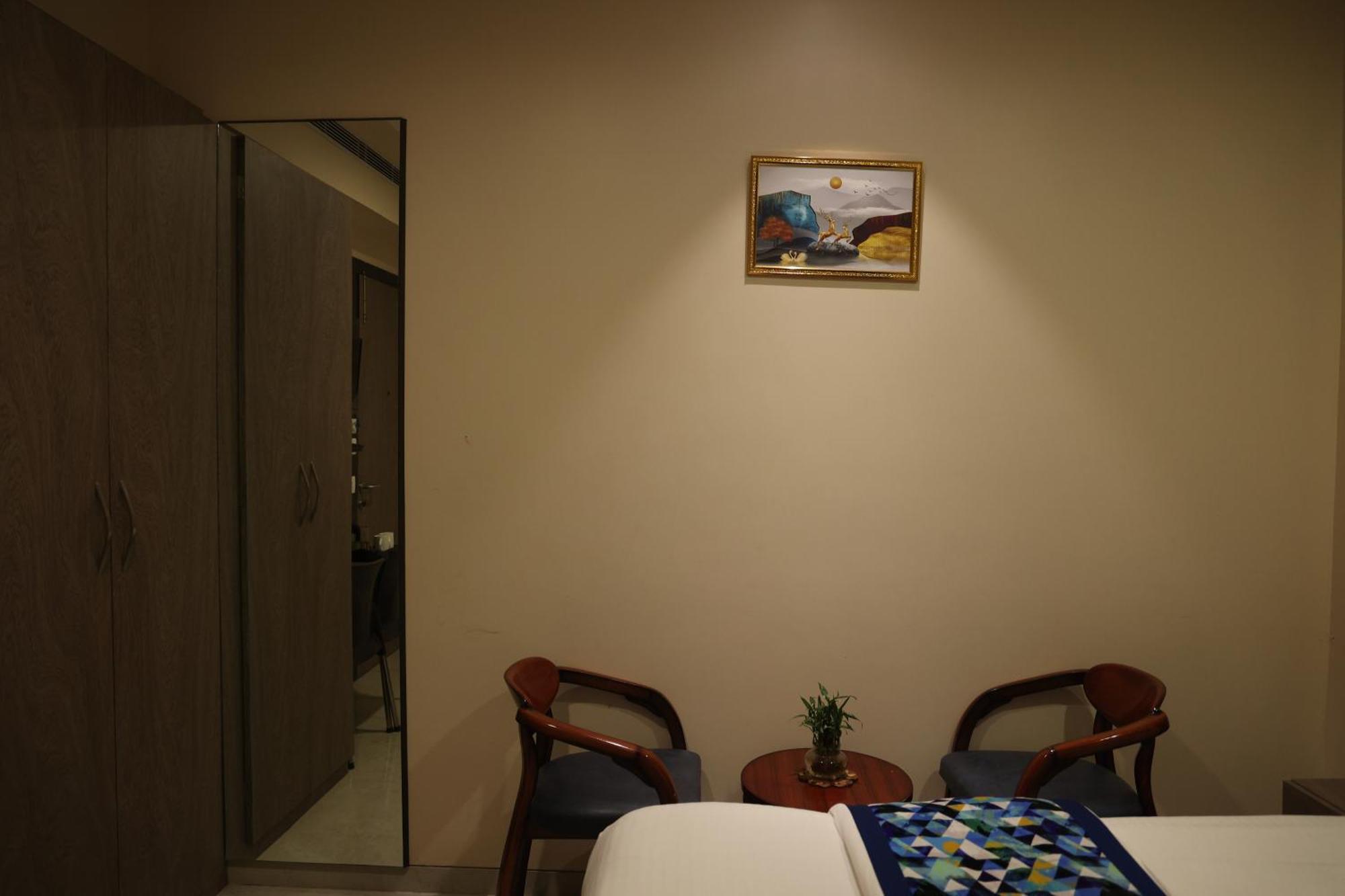 Hotel Pinaka Inn ลัคเนา ภายนอก รูปภาพ