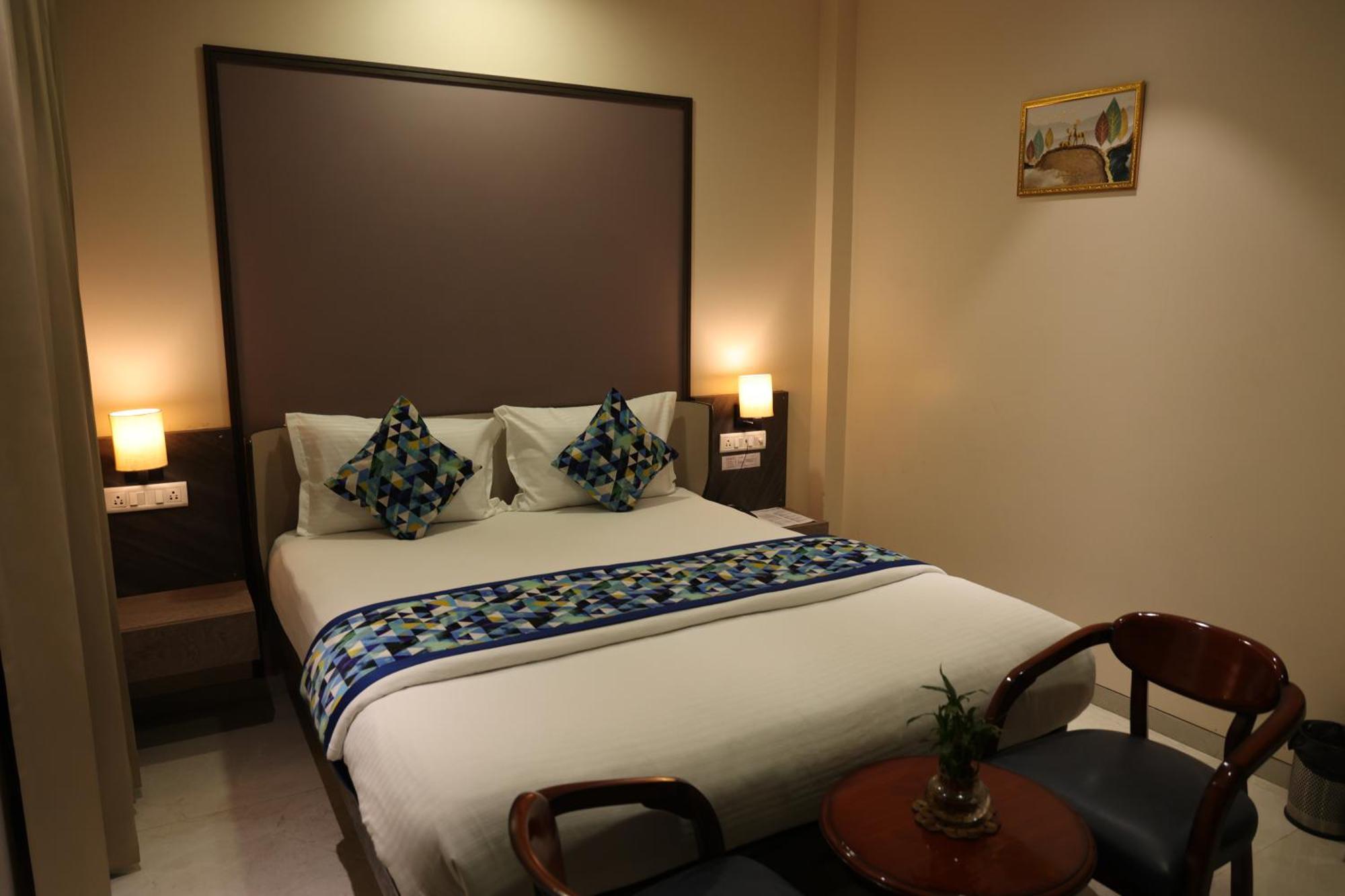 Hotel Pinaka Inn ลัคเนา ภายนอก รูปภาพ
